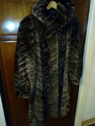 Srebrne lisy łapki , futro naturalne z kapturem. 