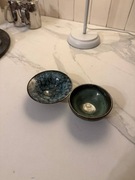 Zestaw dwóch pięknych, ręcznie wykonanych miseczek ceramicznych