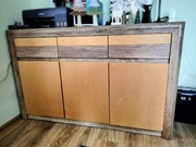 Zestaw mebli: Komoda, witryna, 4 półki wiszące.