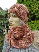 Szydełkowy wełniany komplet czapka i otulacz