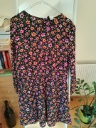 Sukienka mini w drobne kwiaty