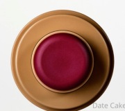 Rhode Pocket Blush kremowy róż do policzków DATE CAKE - ciepła jagoda