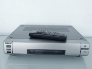 Nagrywarka kaset wideo 8 / Hi8 marki Sony, model EV-C2000E