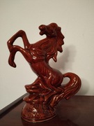  Ceramiczna figurka konia w kolorze brązowym,