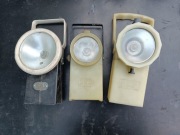 Trzy stare lampy PKP