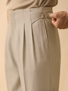 Eleganckie spodnie męskie z bocznymi regulatorami Old Money Beżowe