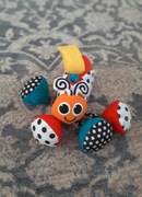 Zawieszka do wózka, łóżeczka owad grzechotka Sassy