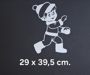 Chłopiec z kulką dekoracja zima okna przedszkole