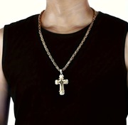 Męski naszyjnik z krzyżem