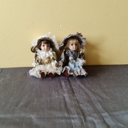 Porcelanowe lalki kolekcjonerskie.