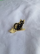 Przypinka pin pins wpinka broszka kot czarownica 