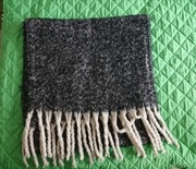 Ciepły szal z frędzlami 