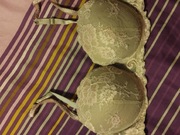 Szaro różowy biustonosz z koronki Triumph 80 C 