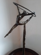 Figura z brązu - Akrobatka - syg.Milo