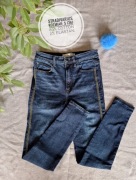 Jeansy rurki z ozdobnymi paseczkami Stradivarius S (36)