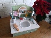 Drewniana toaletka dla dzieci – styl Montessori