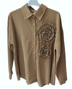 Sztruksowa koszula z ozdobnymi kwiatami