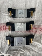 Zawór pneumatyki podwójny Horsch 04002496 77.012.14.00 