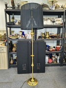 Elegancka lampa podłogowa w kolorze złotym z czarnym kloszem