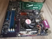 płyta główna z procesorem , chłodz. procesora , pamięcią , kartą graficzną