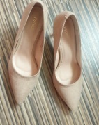Szpilki beżowe rozm. 38 DeeZee