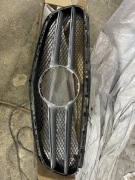 Grill atrapa chłodnicy Mercedes W212 lift