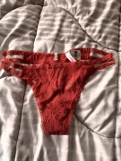 Victoria Secret Pink koronkowe majtki 