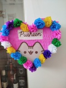 Piniata kot, piniata w kształcie serca 