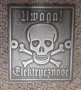 Grawerowana metalowa tabliczka UWAGA ELEKTRYCZNOŚĆ 