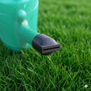 Wąska końcówka do podlewania grządek 25mm. Podlej miejsce siewu. 15 L