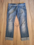 M niebieskie spodnie jeansowe przecierane z rozdarciami dżinsy z dziurami