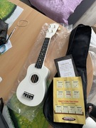 Ukulele model MU 211