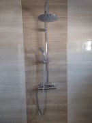 Kuchinox FOX kolumna natryskowa z baterią termostatyczną chrom