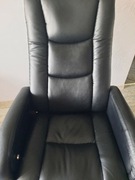 Fotel z funkcją masażu na pilota