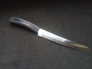 Nóż japoński KAI do pieczywa i wypieków