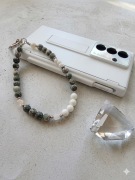 Biżuteryjna smycz do telefonu z Rodonitu i Jadeitu, Mattè Prism handmade