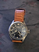 Zegarek Parnis Pilot ze wskaźnikiem rezerwy energii oraz datownikiem