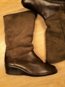 Klasyczne ciemnobrązowe wsuwane skórzane kozaki na klinie Salamander 6,5