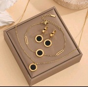 Zestaw biżuterii w kolorze złotym naszyjnik bransoletka kolczyki 