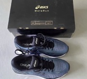 Buty Asics Metarun Ironclad r.40 25.5cm
