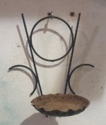 Kwietnik ścienny. Metaloplastyka PRL 