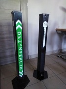 Dozownik płynu do dezynfekcji.