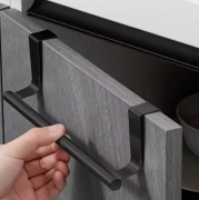 Metalowy wieszak na ręczniki – praktyczny organizer do zawieszenia