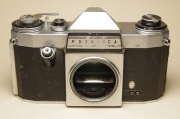 Praktica Nova - uszkodzony korpus lustrzanki M42