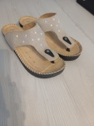 Wygodne i eleganckie klapki japonki z dżet. Rozmiar 40ami