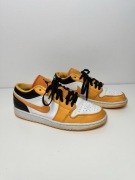 Żółto białe buty Nike Jordan Eur 44 do odnowienia