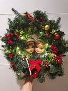 wieniec na drzwi ścianę świąteczny elfy lampki led na baterię dekoracja