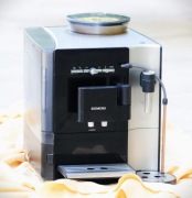 Ekspres do kawy Siemens EQ 7, 19 bar