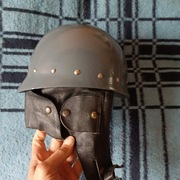 Kask Orzeszek z epoki PRL-u Stan kolekcjonerski 