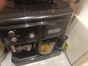 Kolbowy ekspres ciśnieniowy De'Longhi BCO 411.B 1750 W czarny